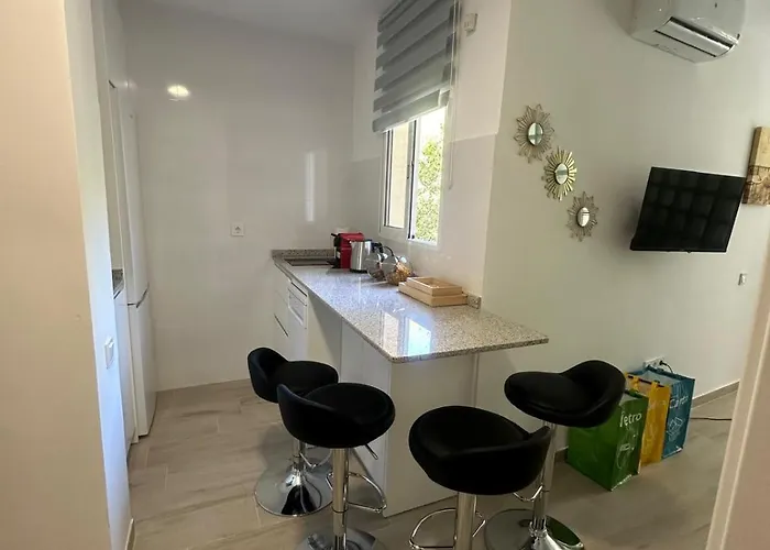 Renovated Mikky Close Апартаменти *